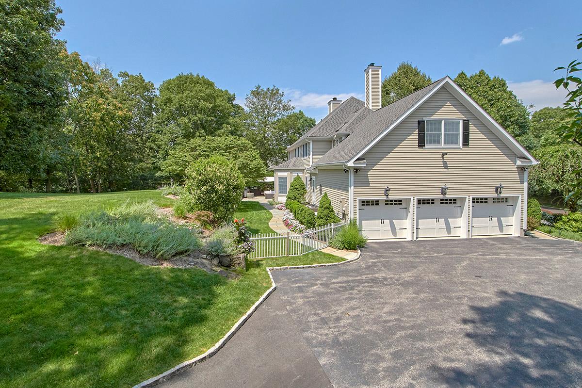 11 Boulder Trail, Chappaqua, New York image 27
