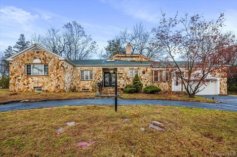 18 Locust Drive Great Neck NY 11021