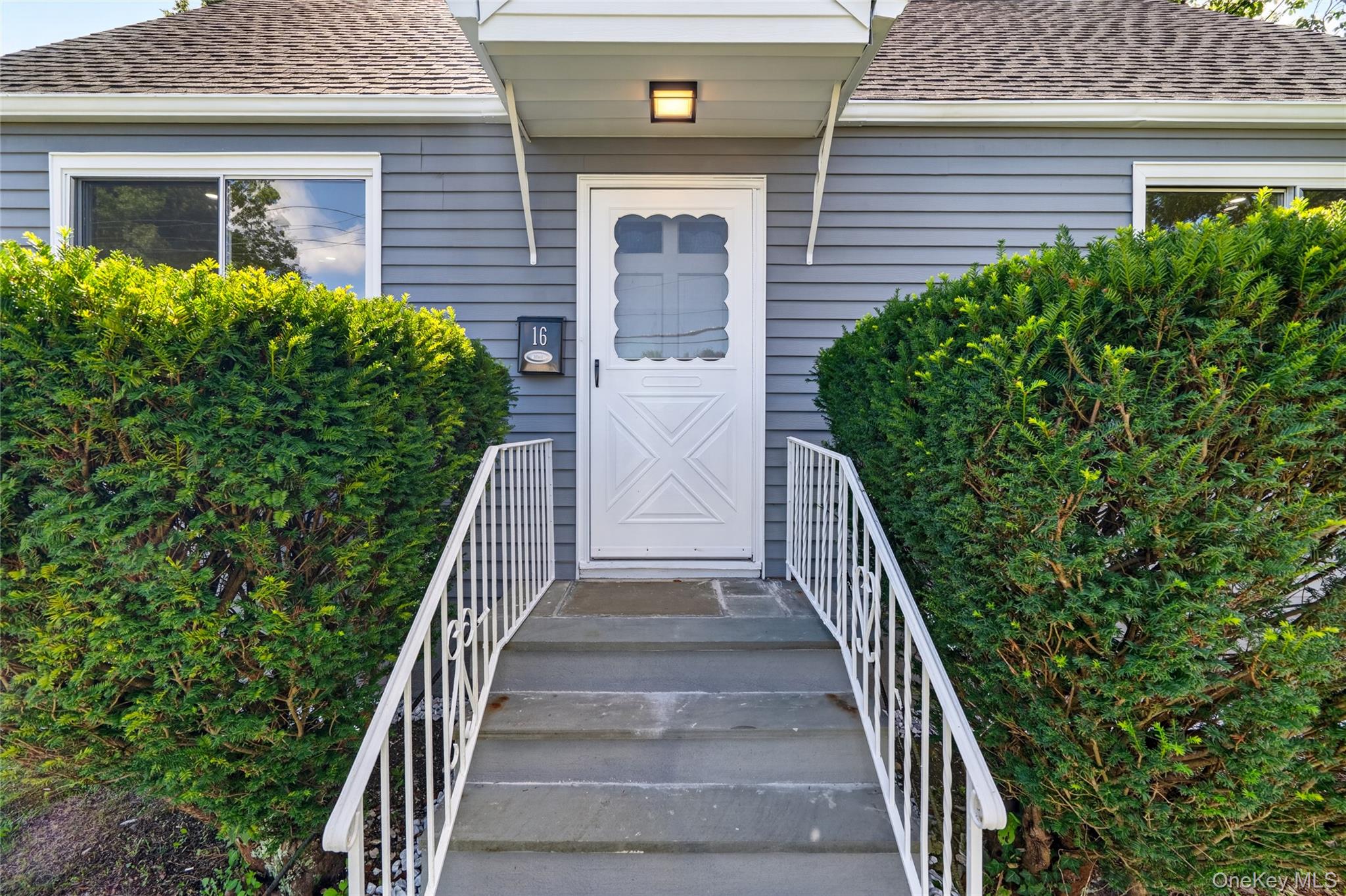 16 Saratoga Road