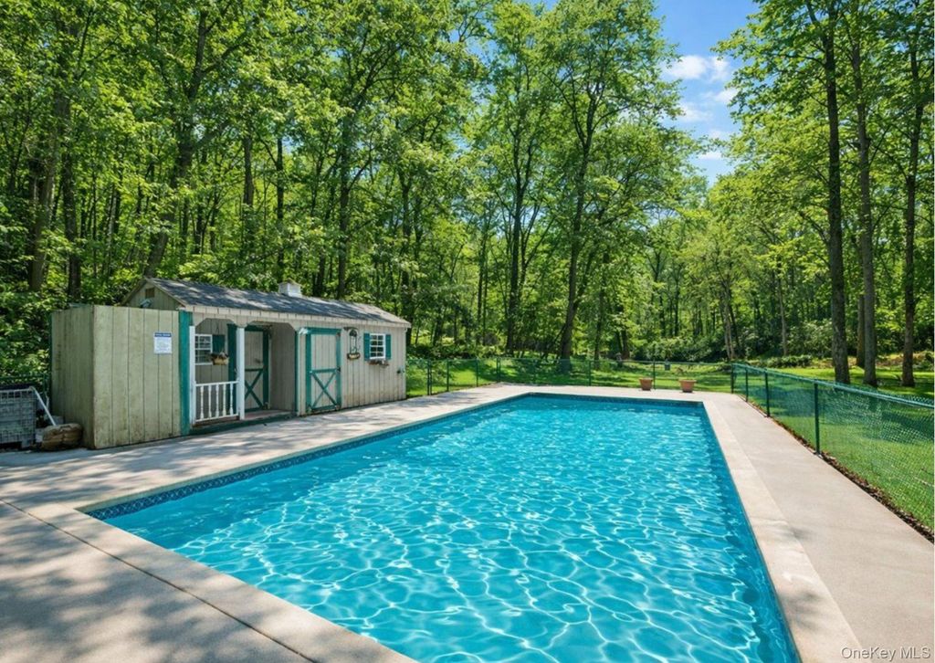 Photo of 45 Seminole Drive, Warwick, NY 10990 (MLS # 949523)