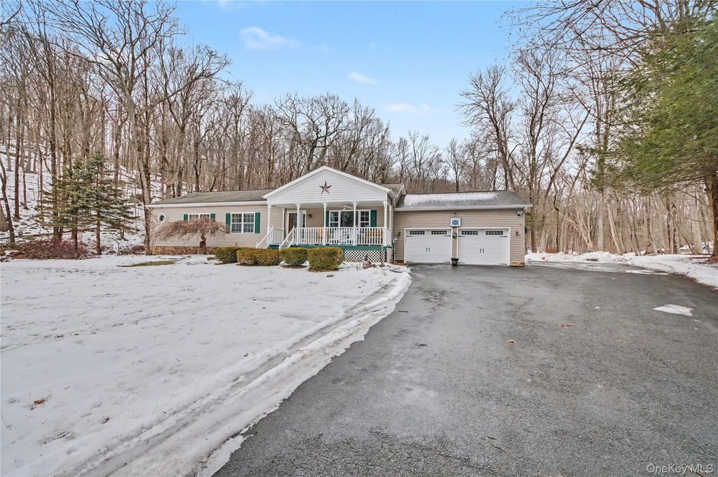 Photo of 45 Seminole Drive, Warwick, NY 10990 (MLS # 949523)