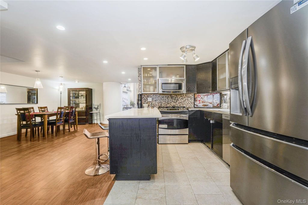 Photo of 10 Bay Street Landing #1D, Staten Island, NY 10301 (MLS # 963678)