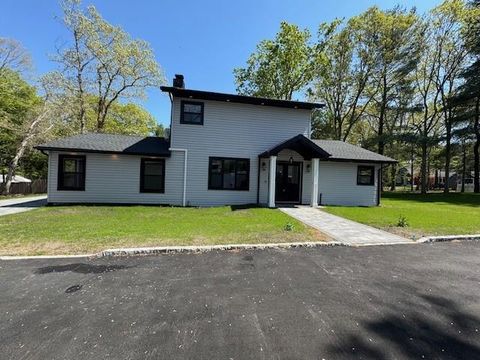 9 Croft Lane Smithtown NY 11787