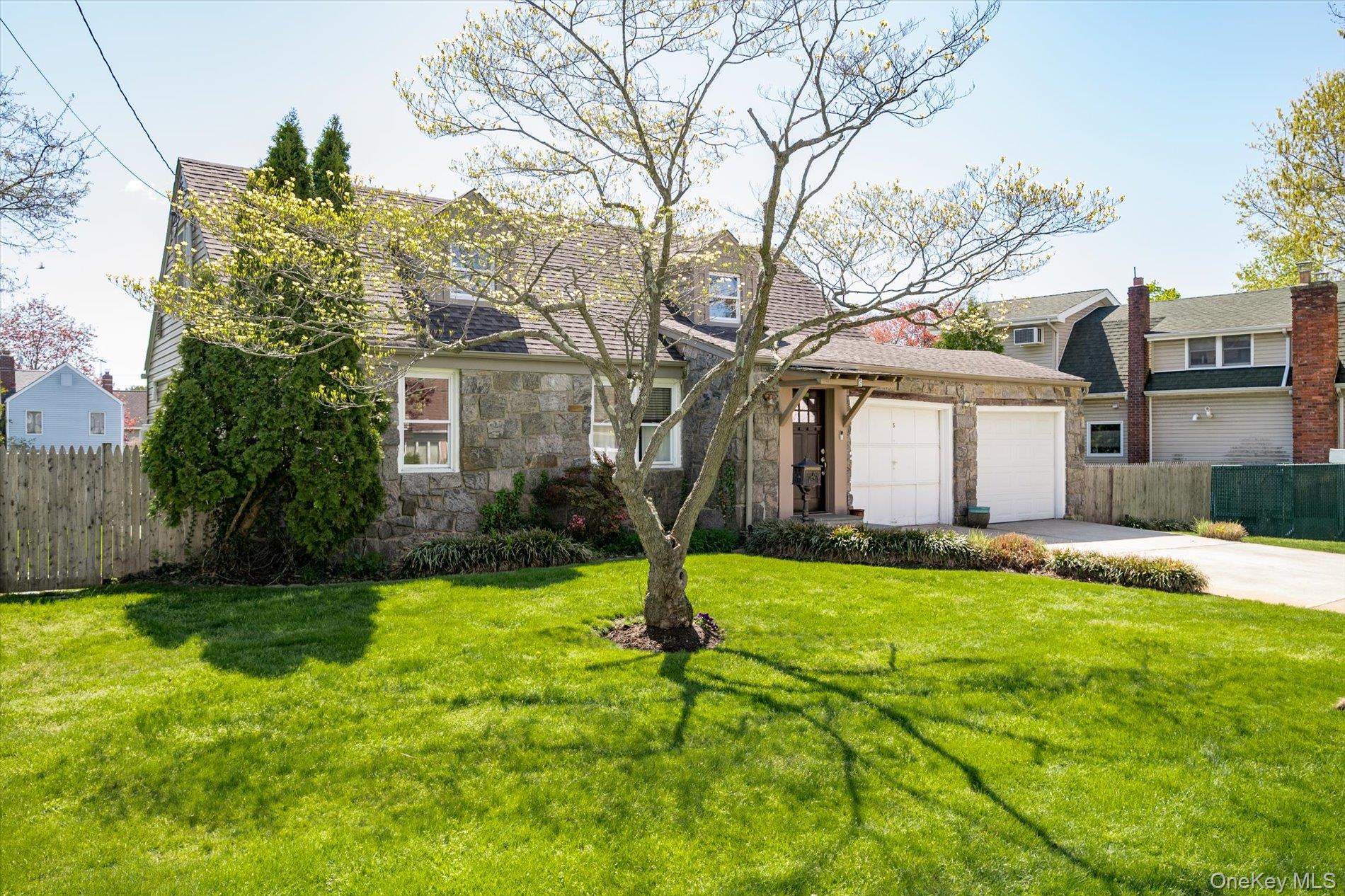 5 Erlwein Court