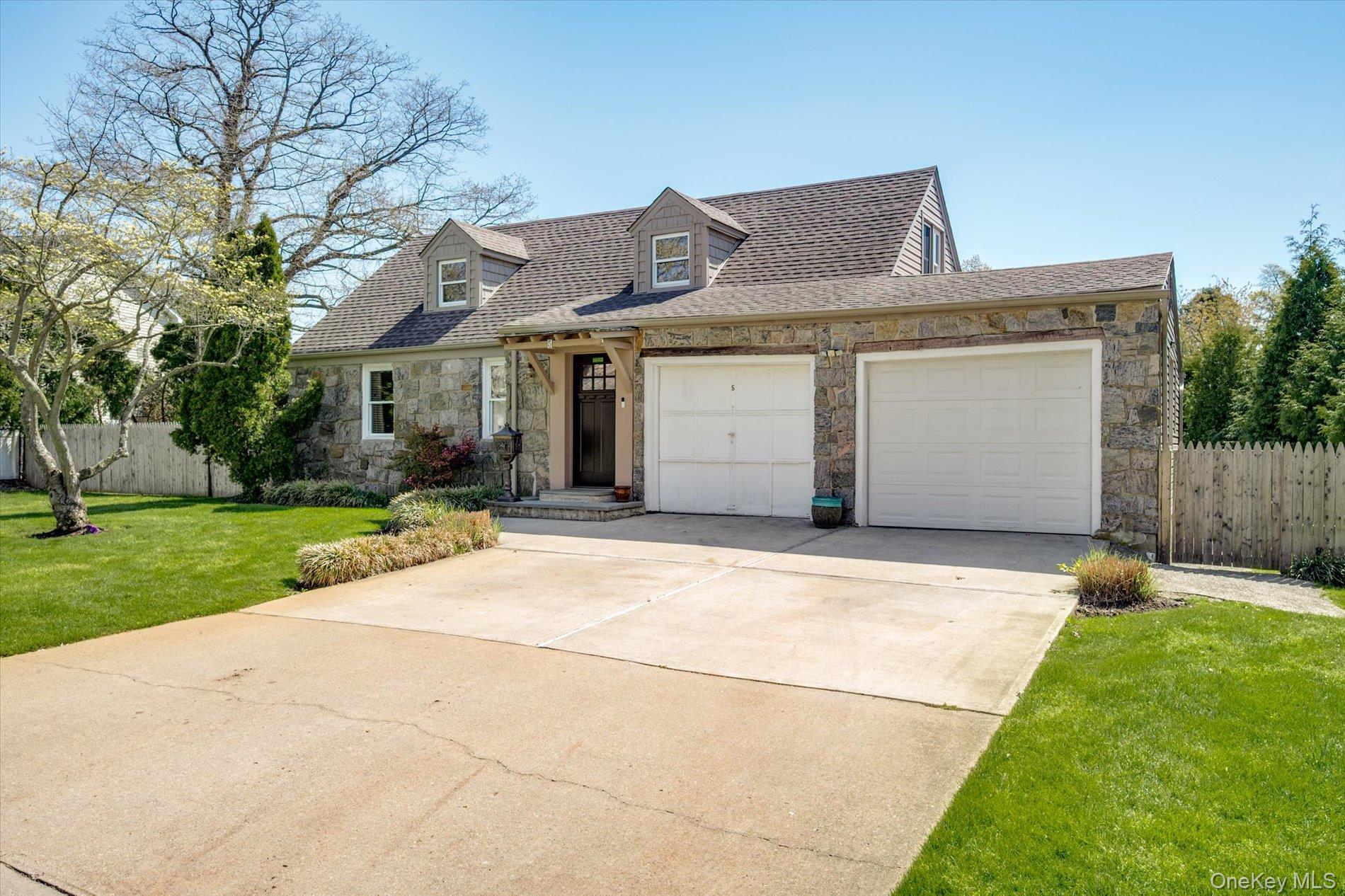 5 Erlwein Court