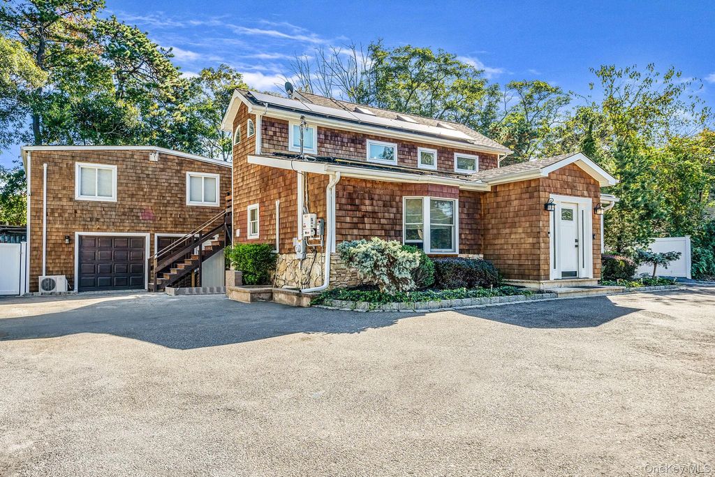 Photo of 7 Albermarle Avenue, Holtsville, NY 11742 (MLS # 923368)
