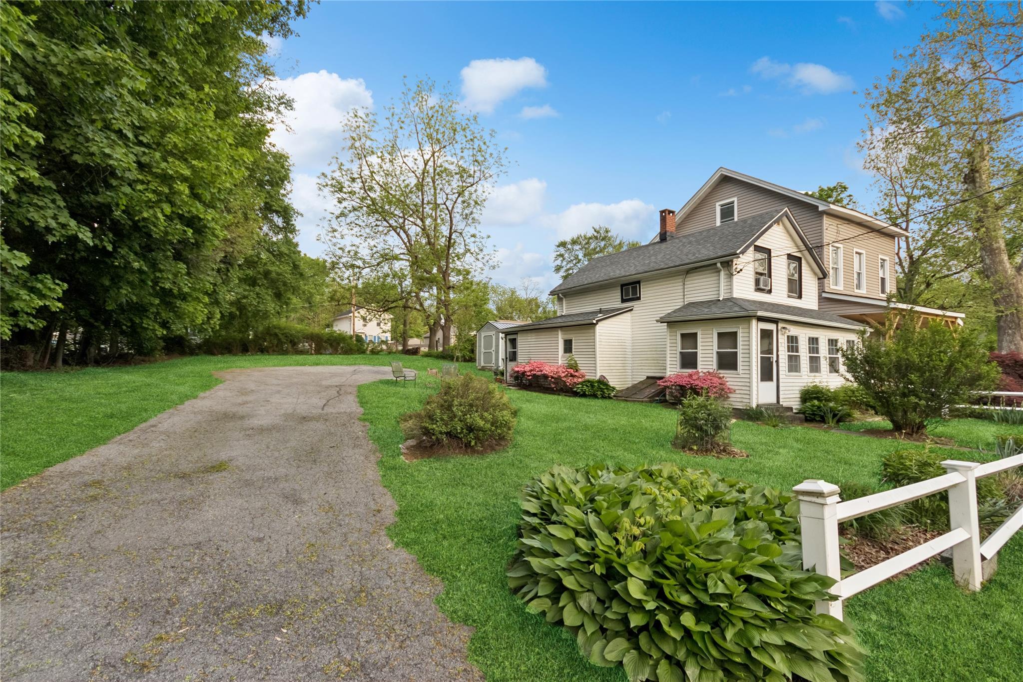Fallkill Avenue, Poughkeepsie, New York - 2 Bedrooms  
1 Bathrooms  
4 Rooms - 