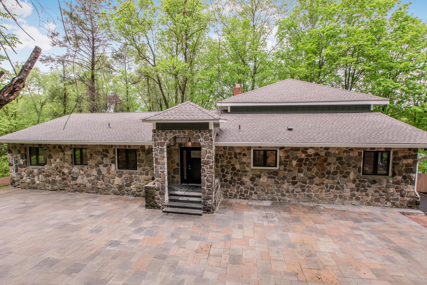 38 Mountain Side Trail, Cortlandt Manor, New York image 1