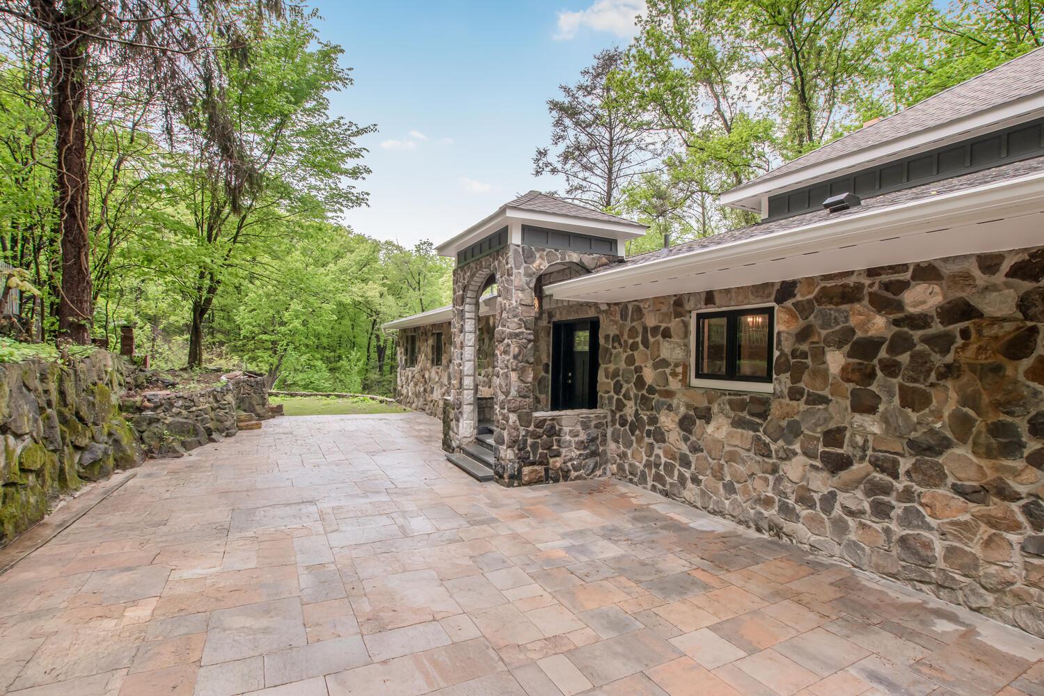 38 Mountain Side Trail, Cortlandt Manor, New York image 6