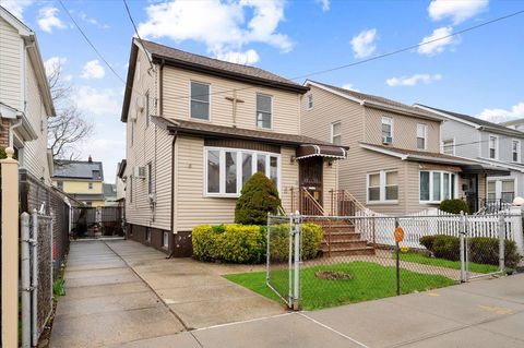 11420 208th Street, Cambria Heights, NY 11411 - #: 826475