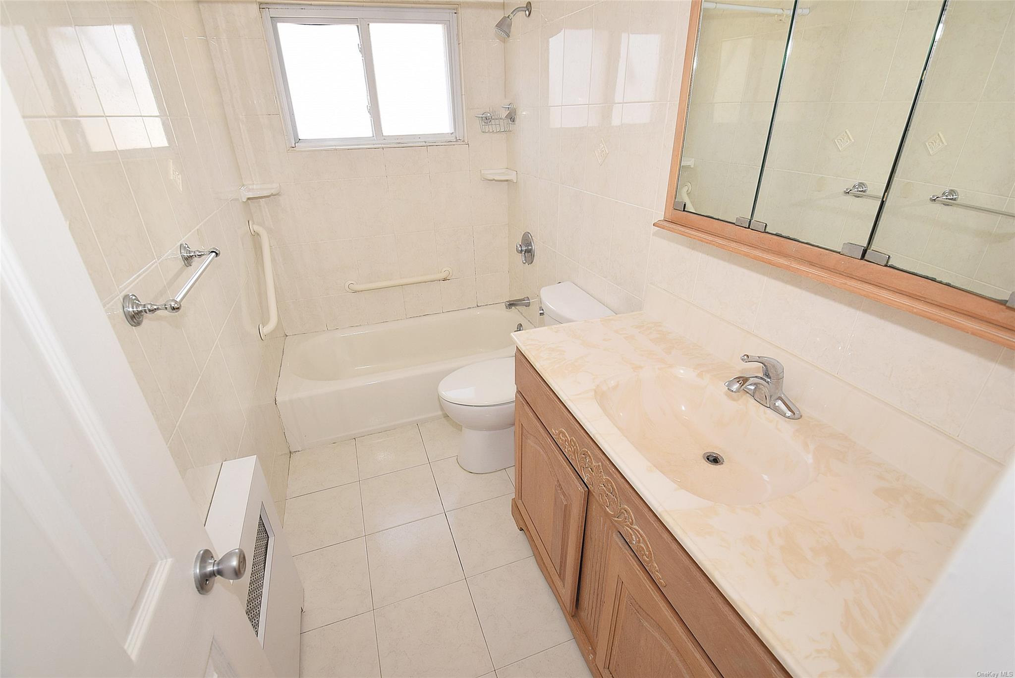 235 Lincoln Place, Franklin Square, New York image 5