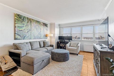 10230 66 Road 15G Forest Hills NY 11375