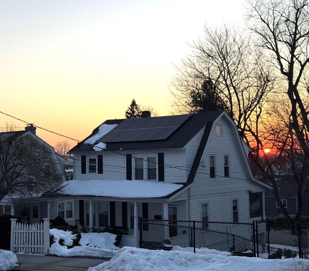 Photo of 19 Forest Avenue, Ossining, NY 10562 (MLS # 965895)