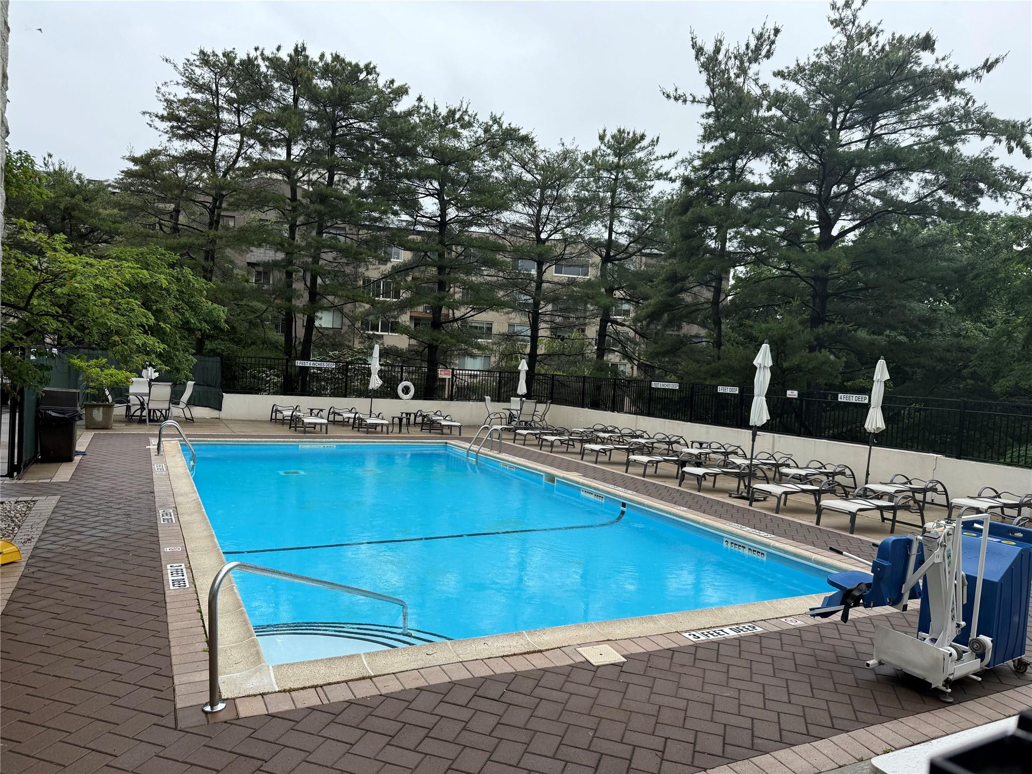Property for Sale at Pelham Road 2E, New Rochelle, New York - Bedrooms: 1 
Bathrooms: 2 
Rooms: 3  - $380,000