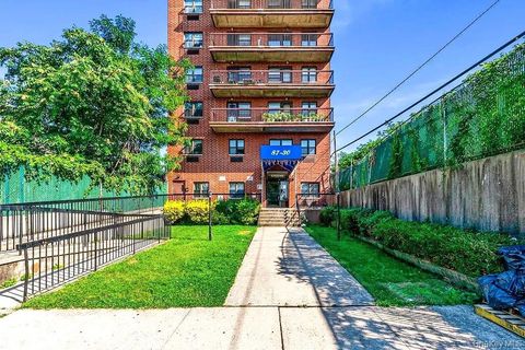 Photo of 8730 62nd Avenue #3F, Rego Park, NY 11374 (MLS # 998107)