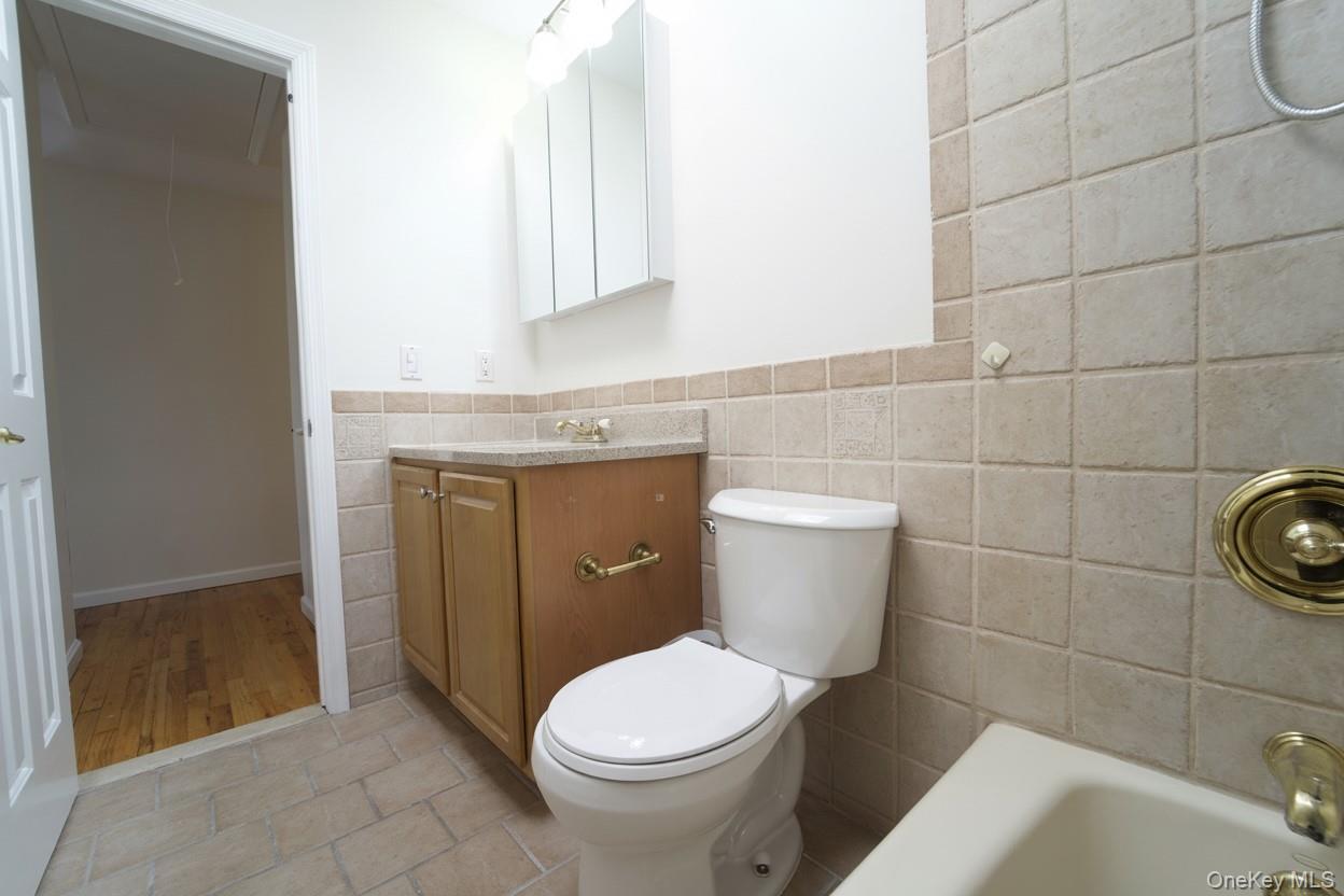 Long Beach, New York 11561, United States, 3 Bedrooms Bedrooms, ,2 BathroomsBathrooms,Residential,Active,249401