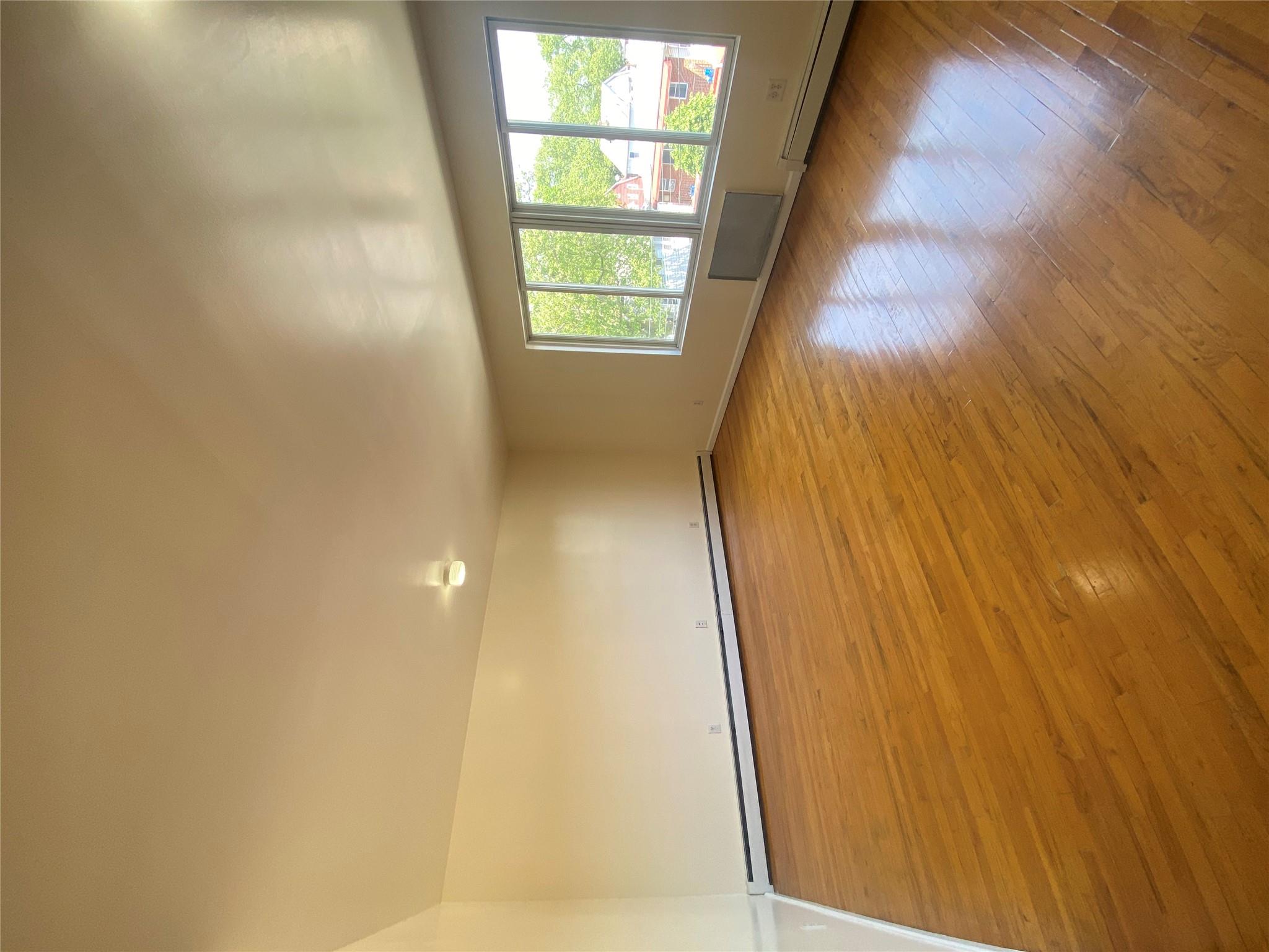 Rental Property at 162nd Street 3rd Floor, Flushing, Queens, NY - Bedrooms: 3 
Bathrooms: 1 
Rooms: 5  - $2,800 MO.
