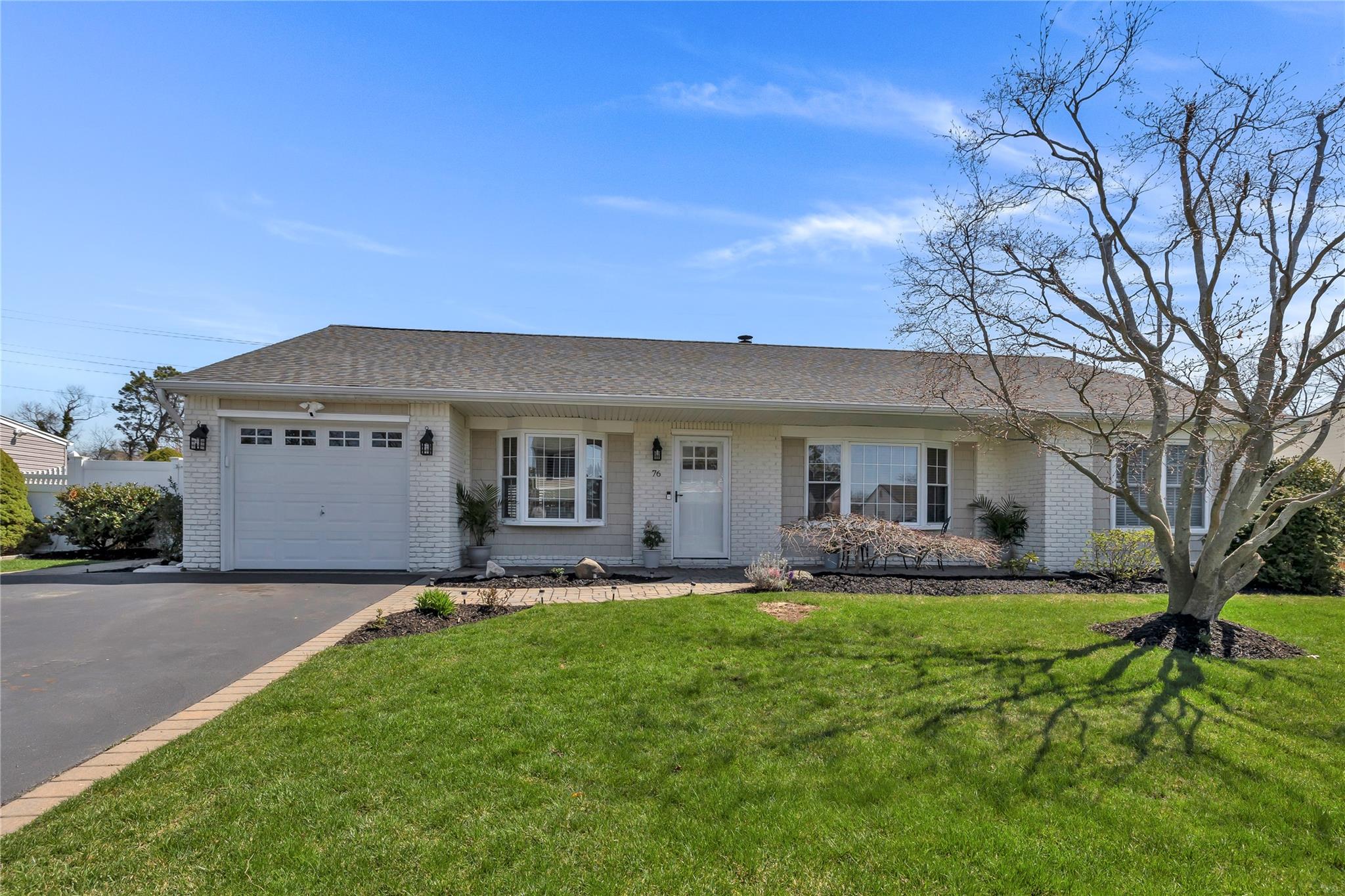 76 Sequoia Way, Holbrook, New York image 1