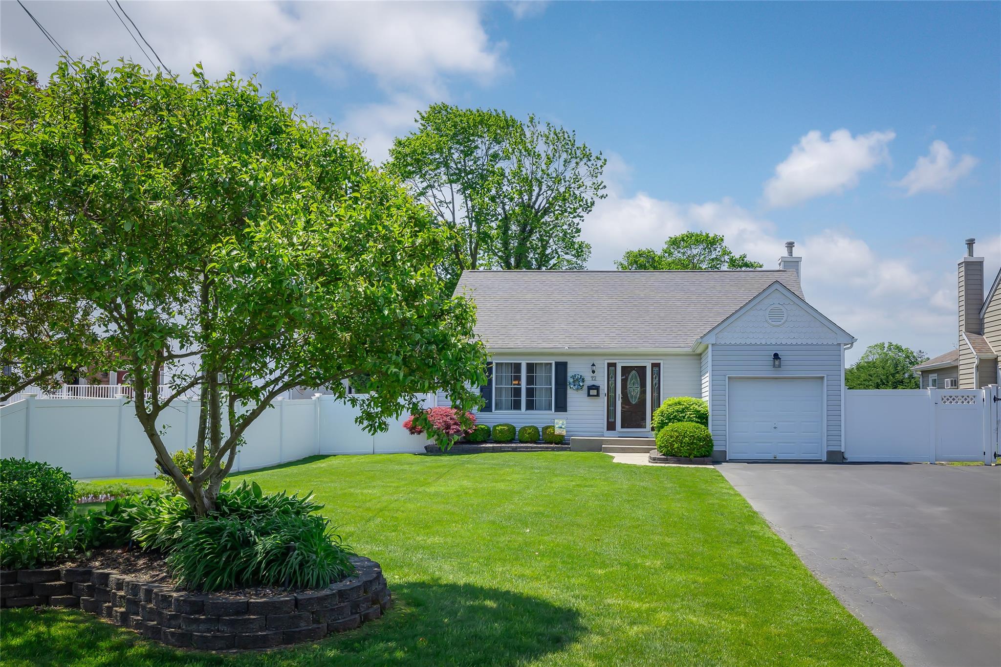 12 Macon Avenue, Sayville, New York image 1