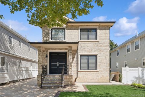81-25 265th Street Glen Oaks NY 11004