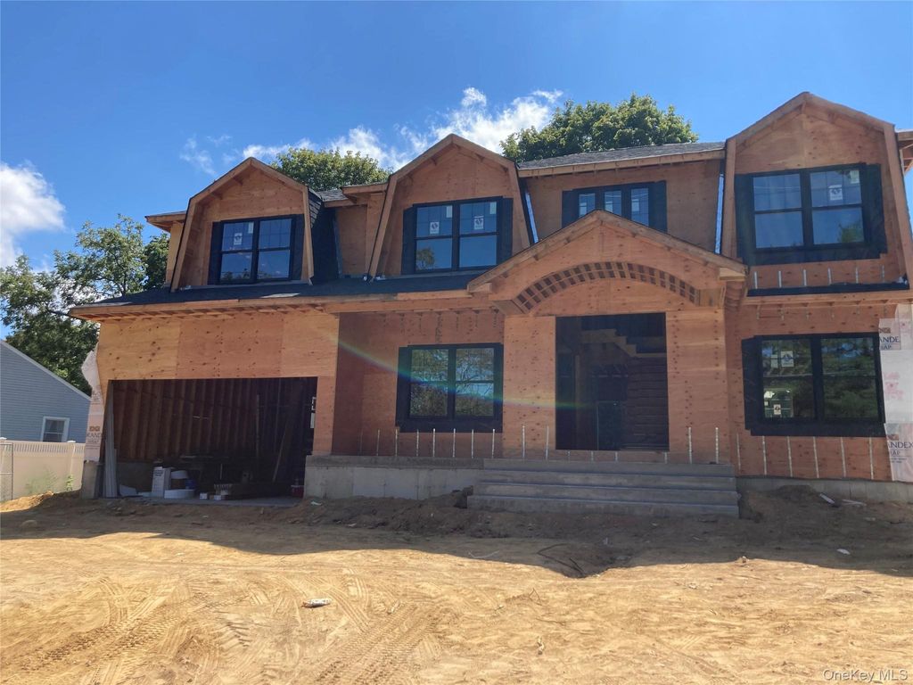 Photo of 130 Syosset Woodbury Road, Syosset, NY 11791 (MLS # 907743)