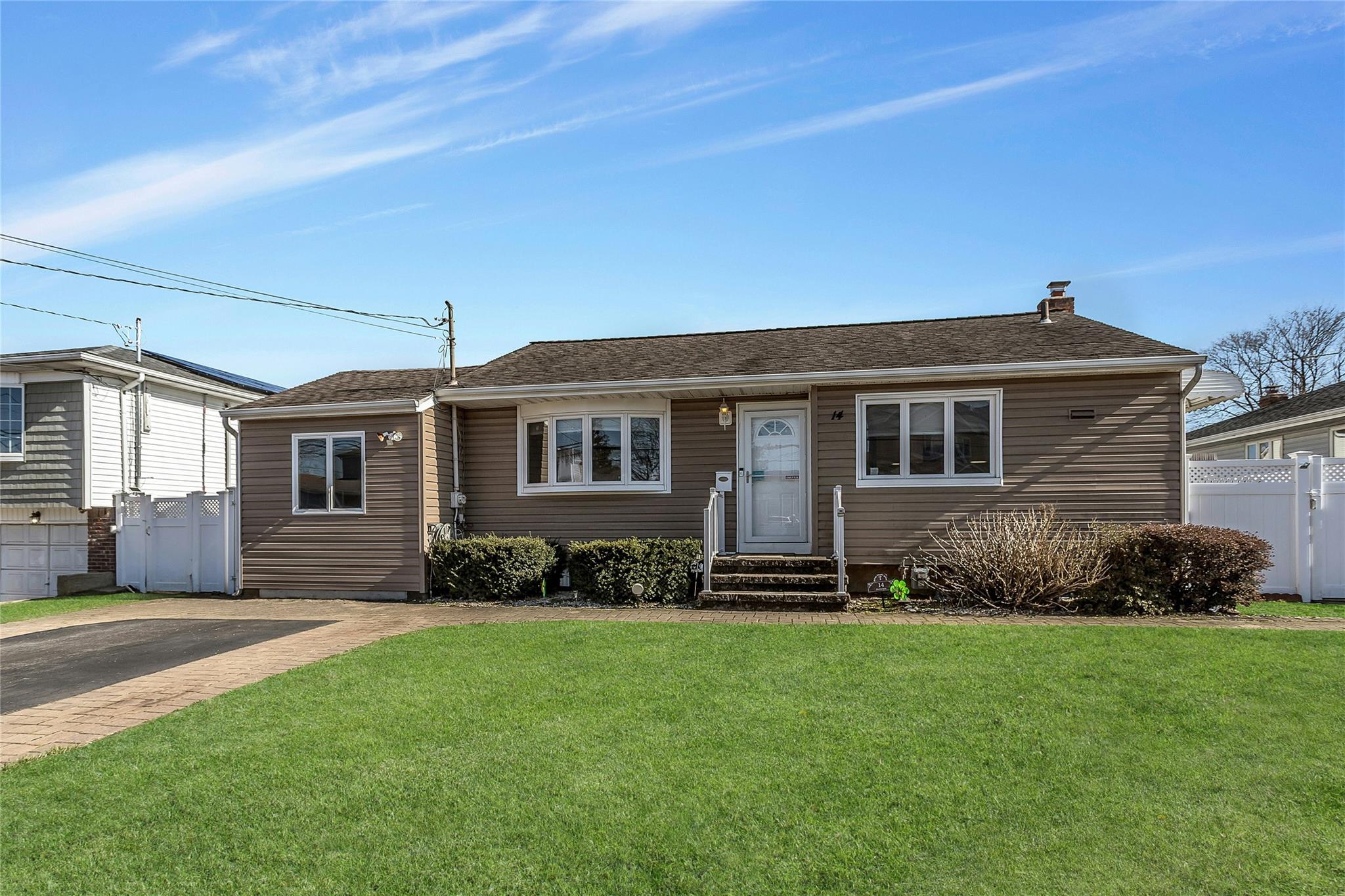 14 Michel Avenue Ave, Oyster Bay, New York image 1