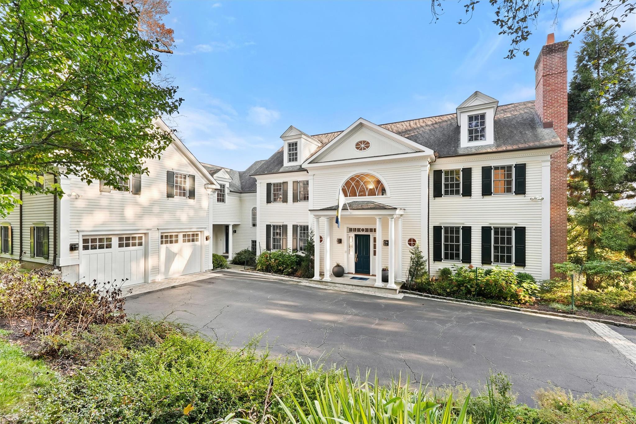 Property for Sale at Belmont Drive, Greenburgh, New York - Bedrooms: 4 
Bathrooms: 4.5 
Rooms: 13  - $3,359,999