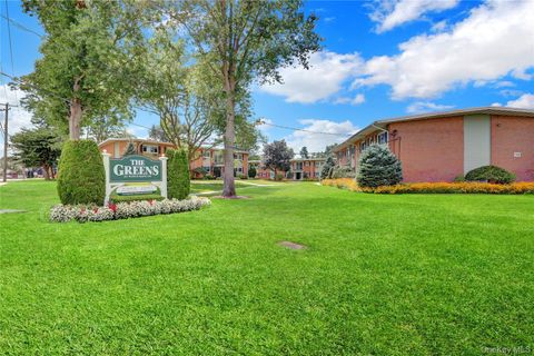 Photo of 742 Deer Park Avenue #8B, North Babylon, NY 11703 (MLS # 906412)