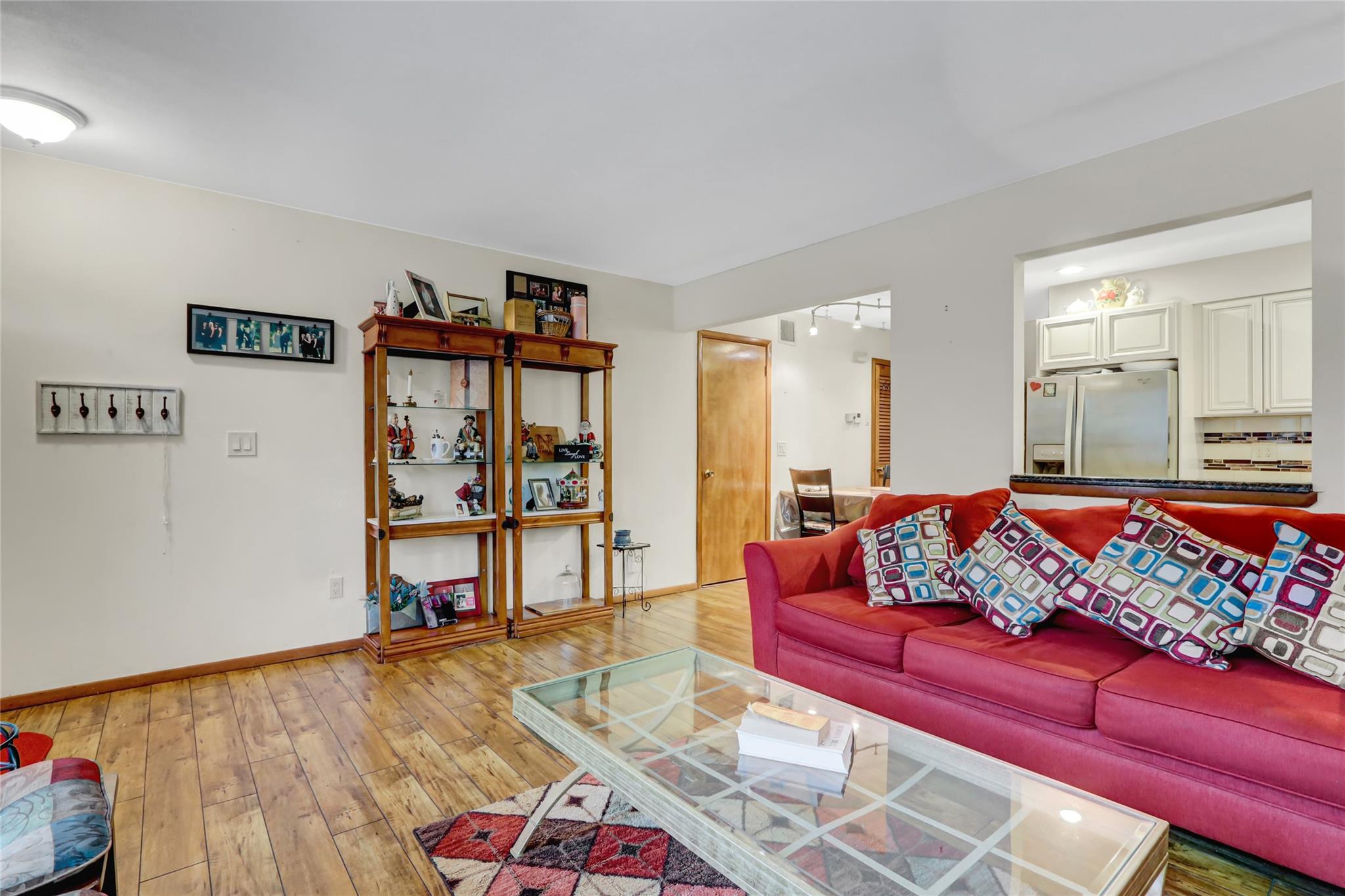 20 Laurel Ave Ave #83, East Islip, New York image 7