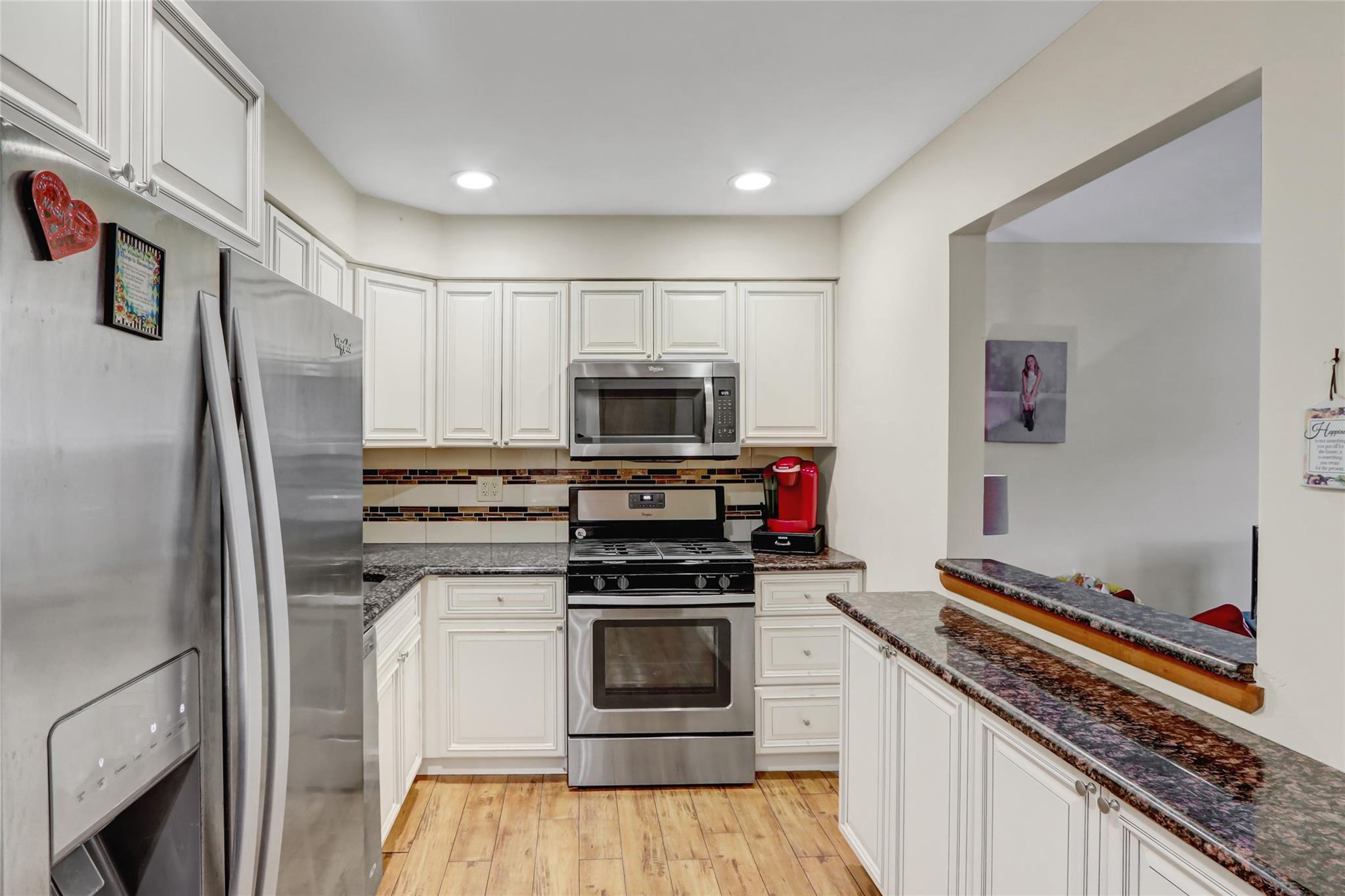 20 Laurel Ave Ave #83, East Islip, New York image 11