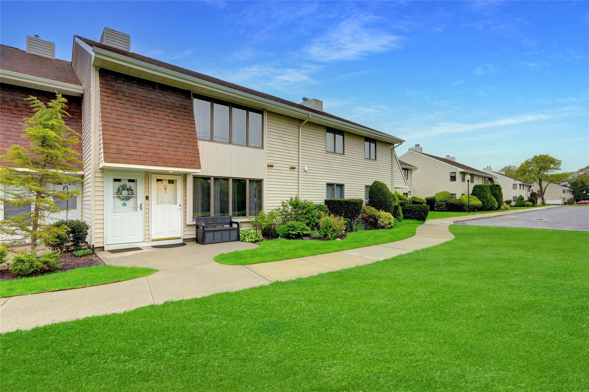 20 Laurel Ave Ave #83, East Islip, New York image 1