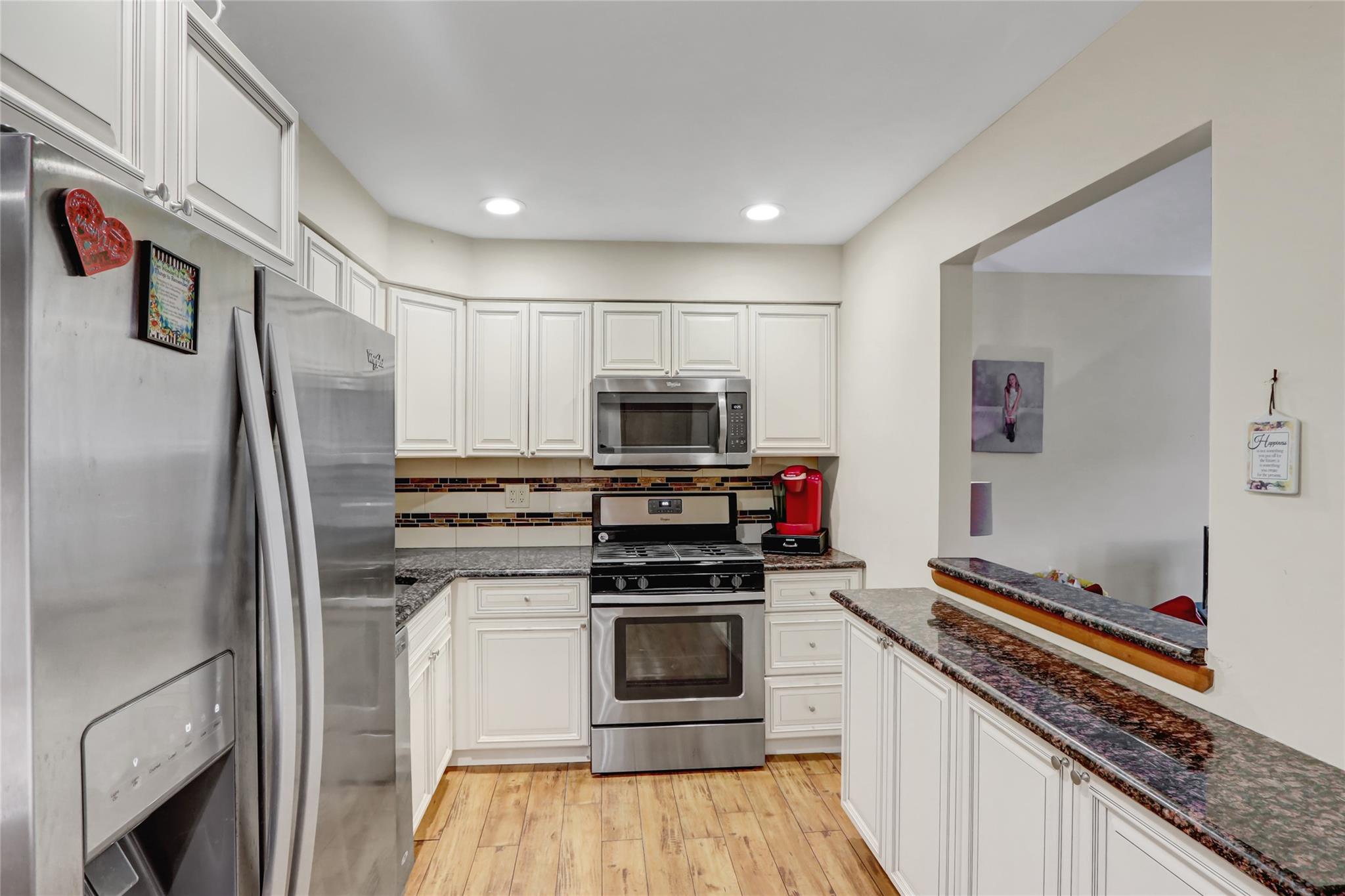 20 Laurel Ave Ave #83, East Islip, New York image 12
