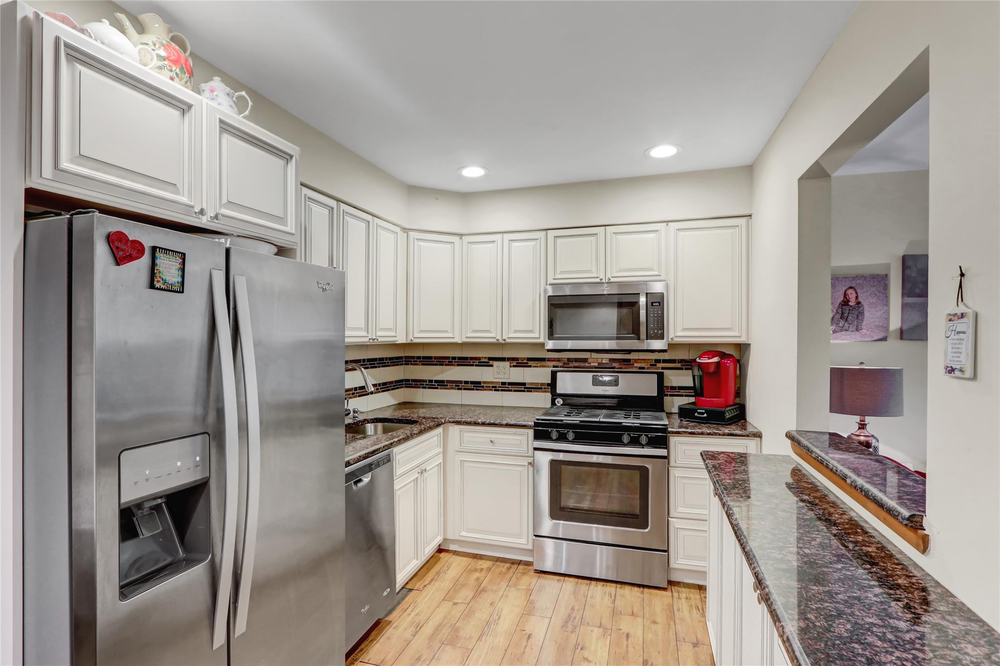 20 Laurel Ave Ave #83, East Islip, New York image 10