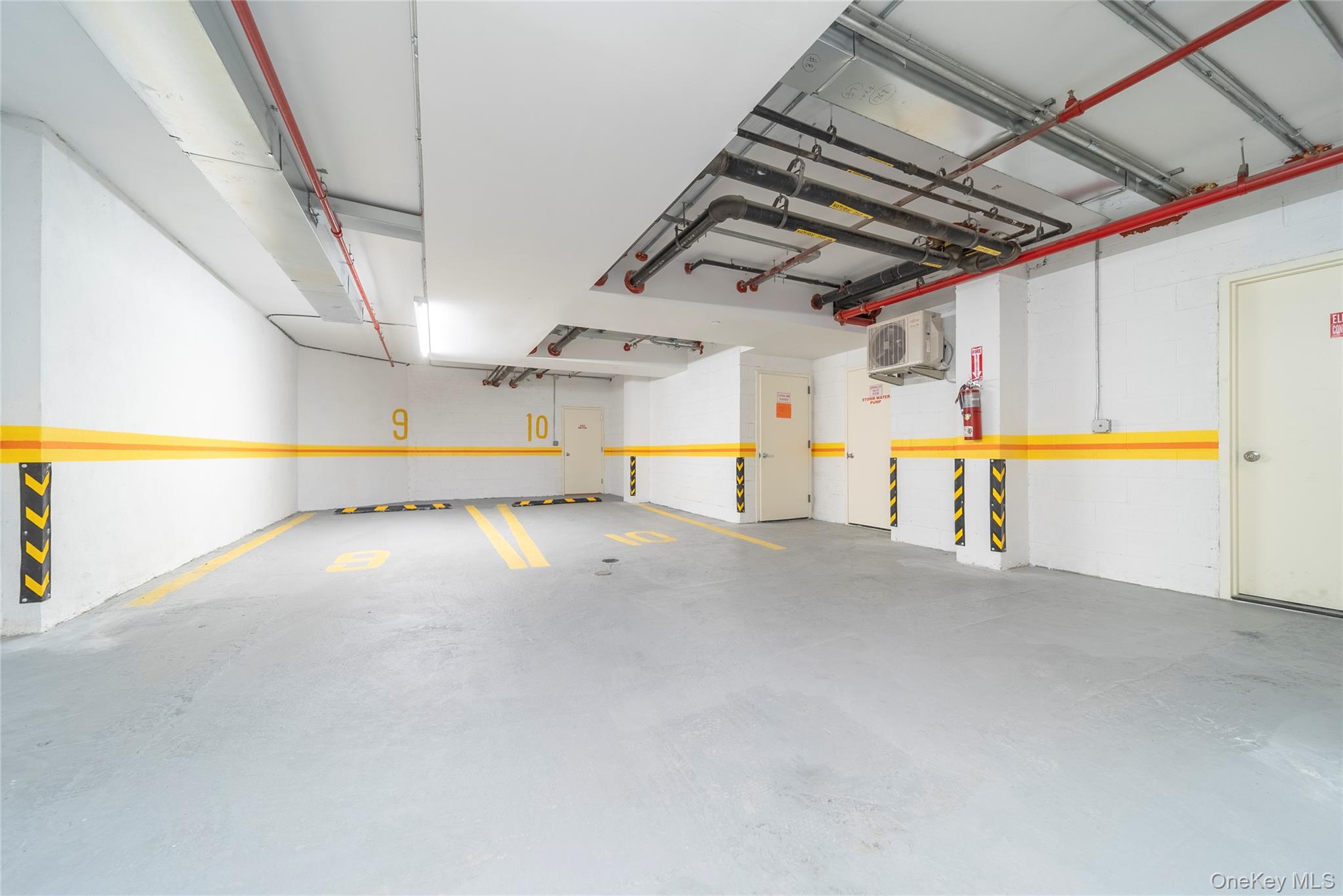 124-28 Queens Boulevard 4D