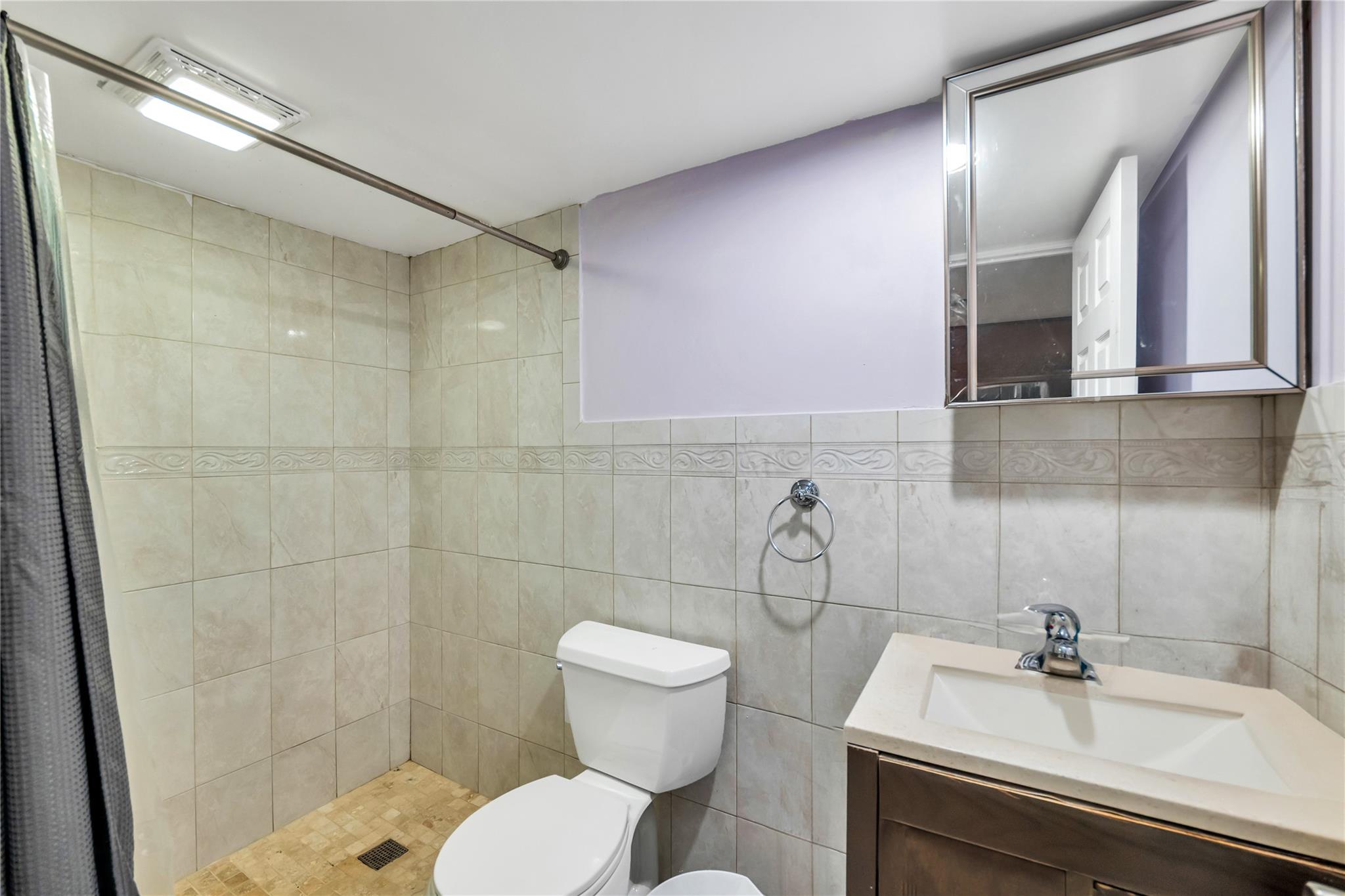 219 Evergreen Avenue, Bethpage, New York image 16
