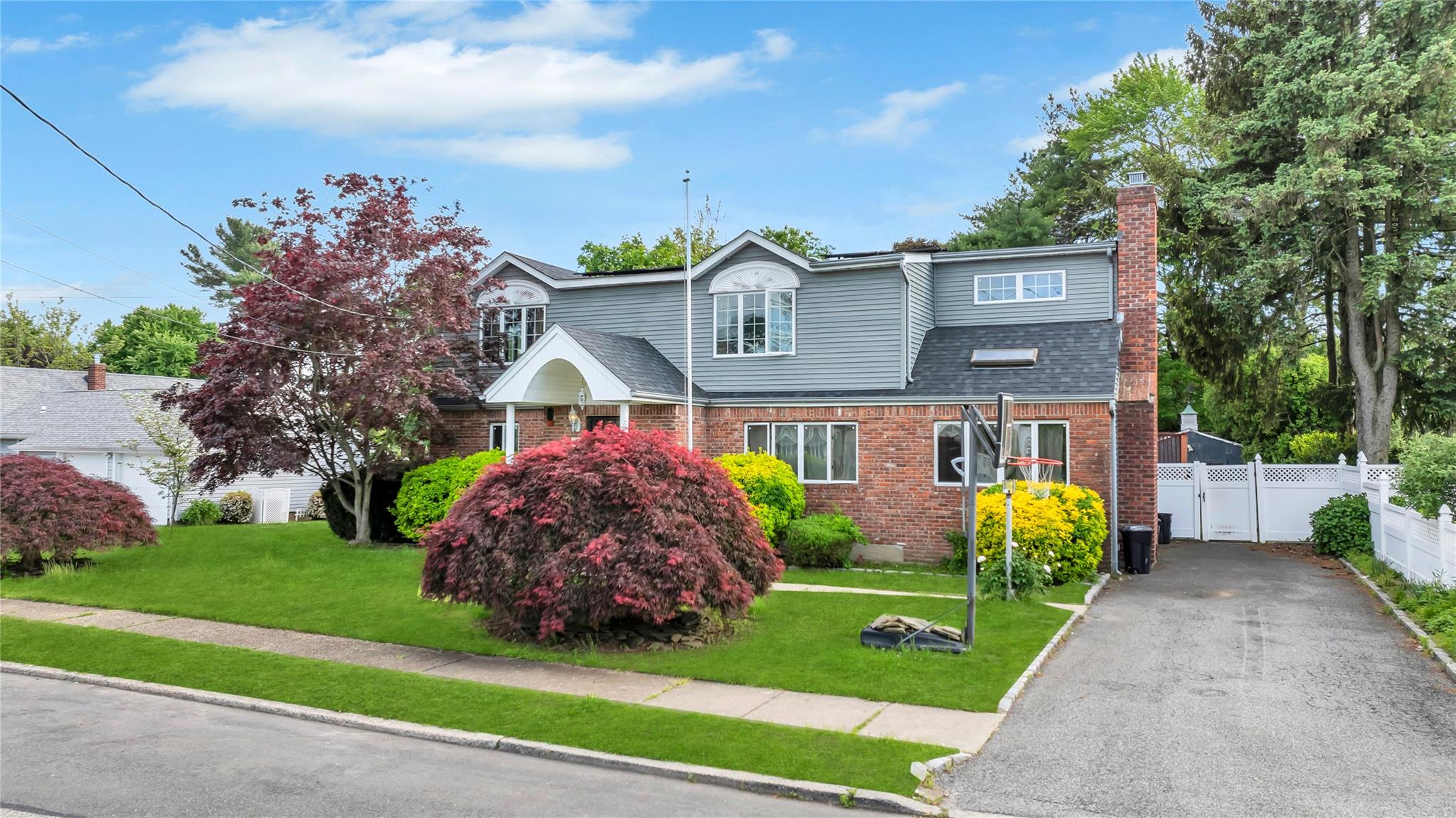 219 Evergreen Avenue, Bethpage, New York image 25