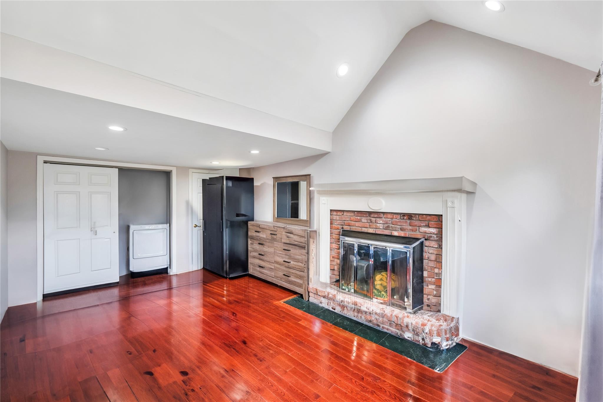 219 Evergreen Avenue, Bethpage, New York image 5
