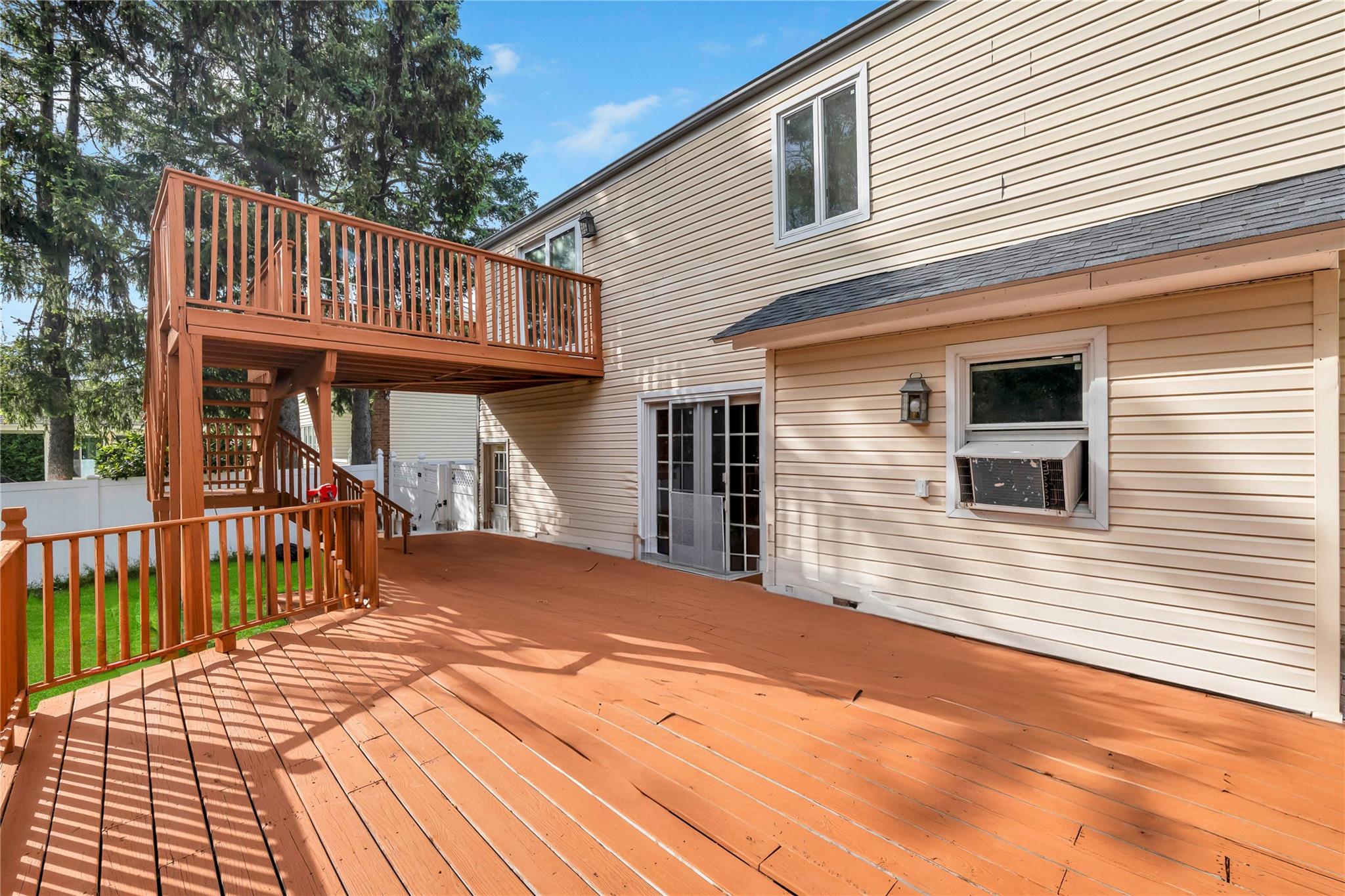 219 Evergreen Avenue, Bethpage, New York image 23