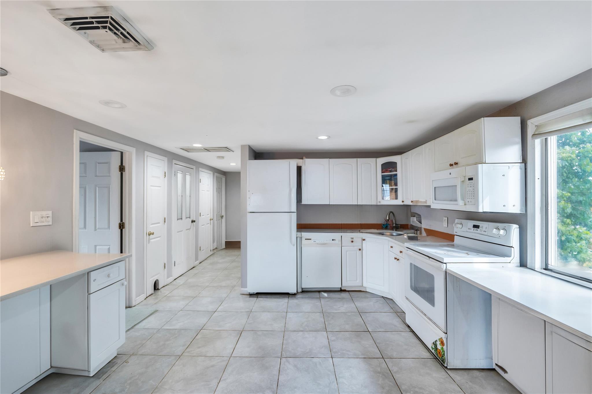 219 Evergreen Avenue, Bethpage, New York image 22