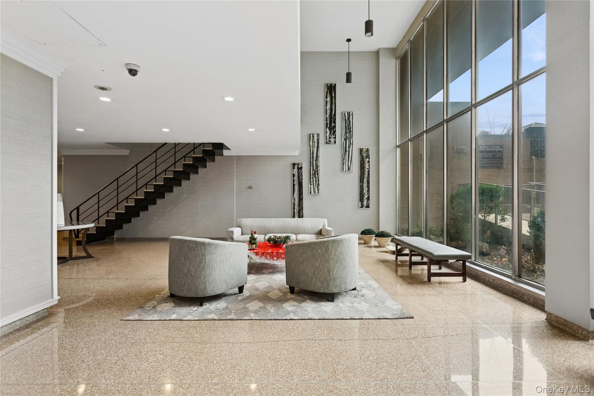 25 Neptune Boulevard 2T