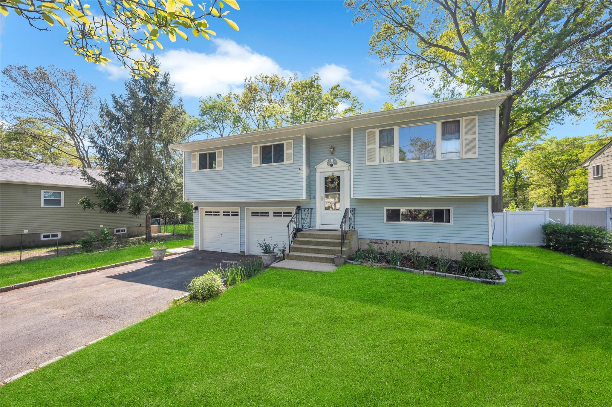 1056 Terry Road, Ronkonkoma, New York image 2