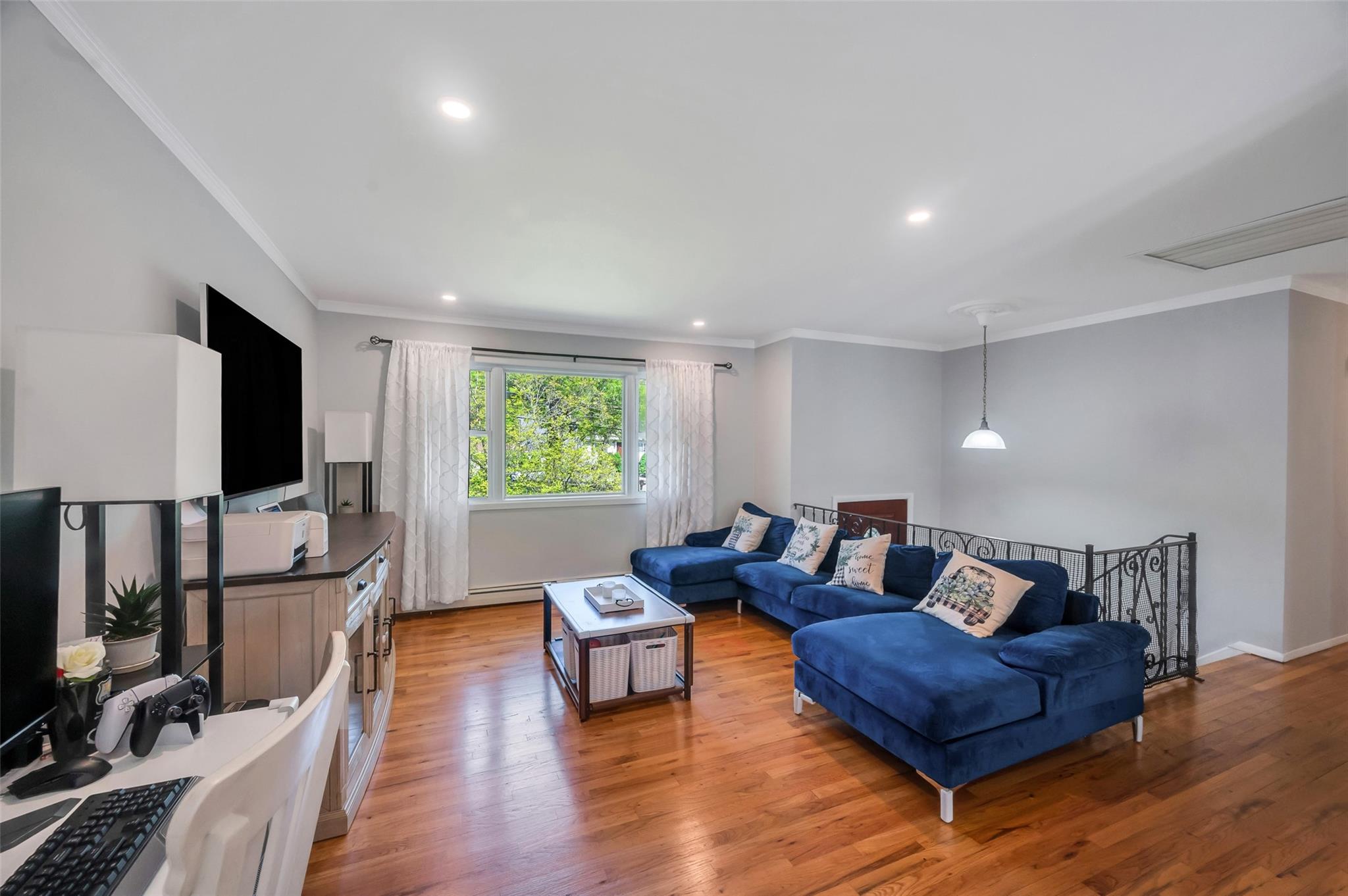 1056 Terry Road, Ronkonkoma, New York image 13