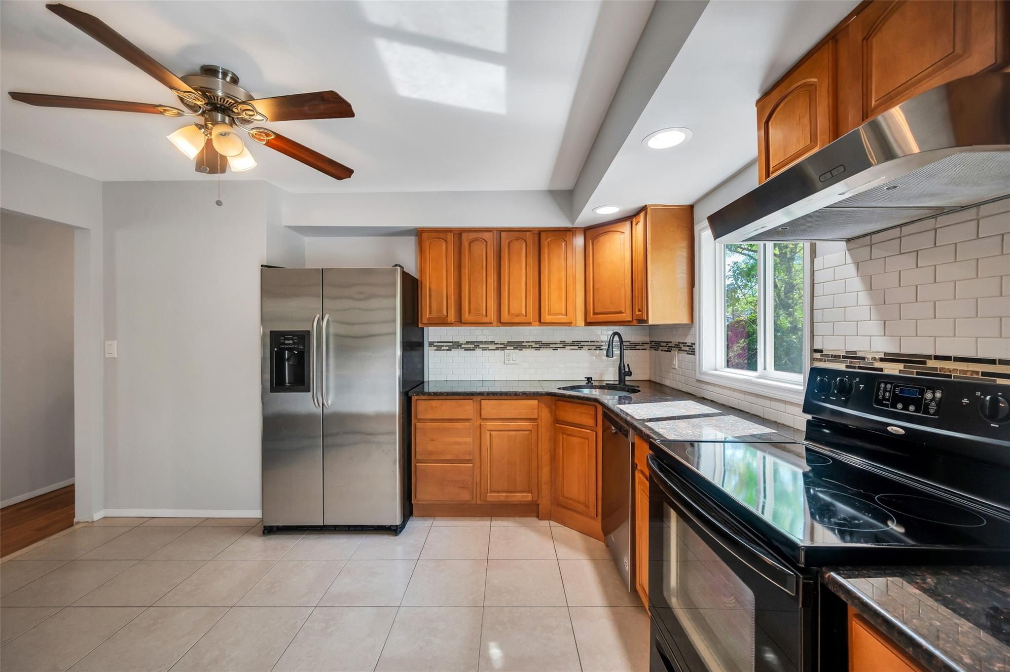 1056 Terry Road, Ronkonkoma, New York image 6