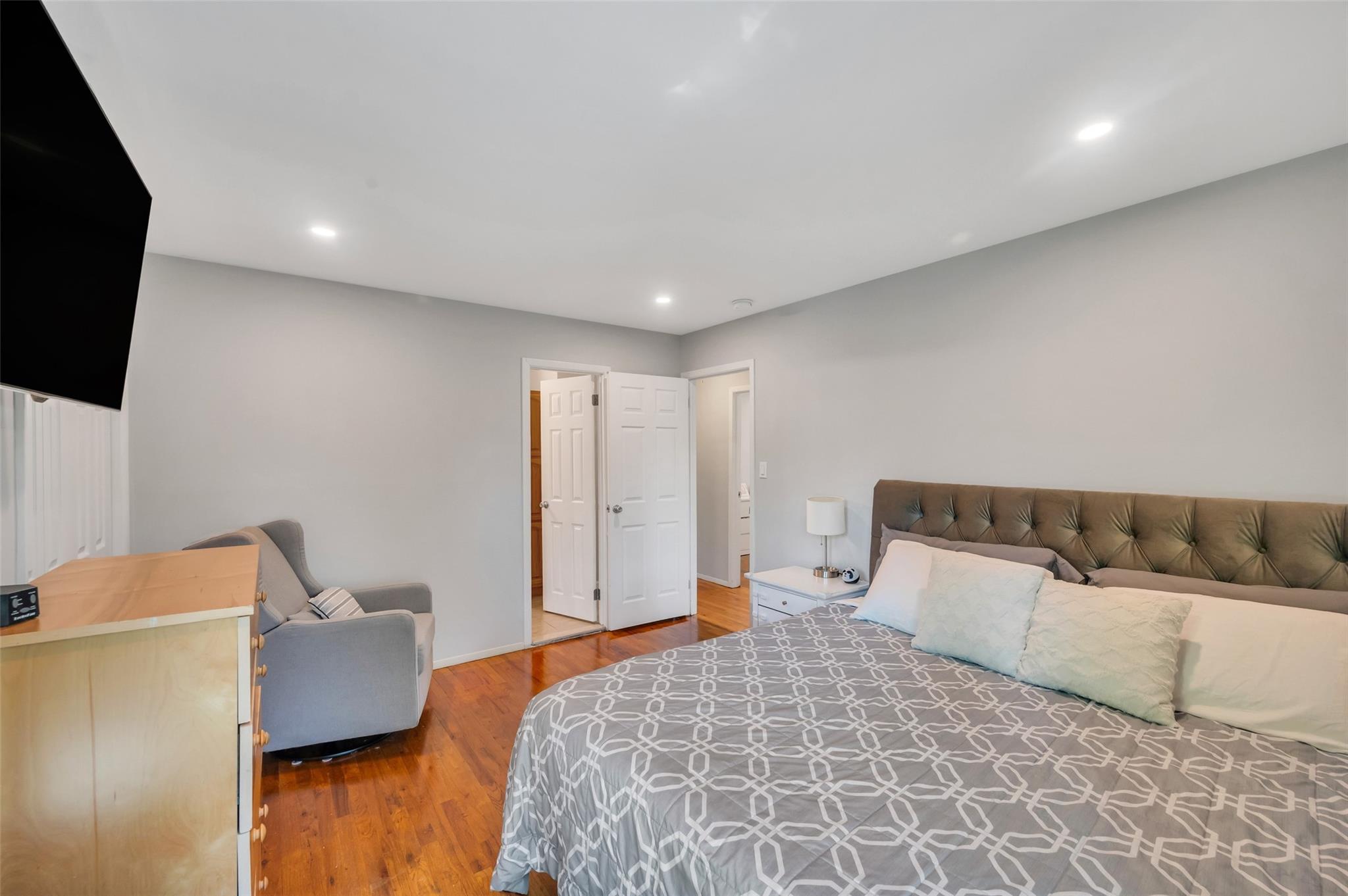 1056 Terry Road, Ronkonkoma, New York image 18