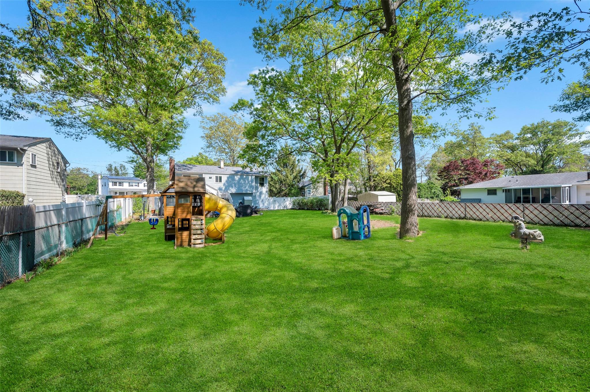 1056 Terry Road, Ronkonkoma, New York image 35