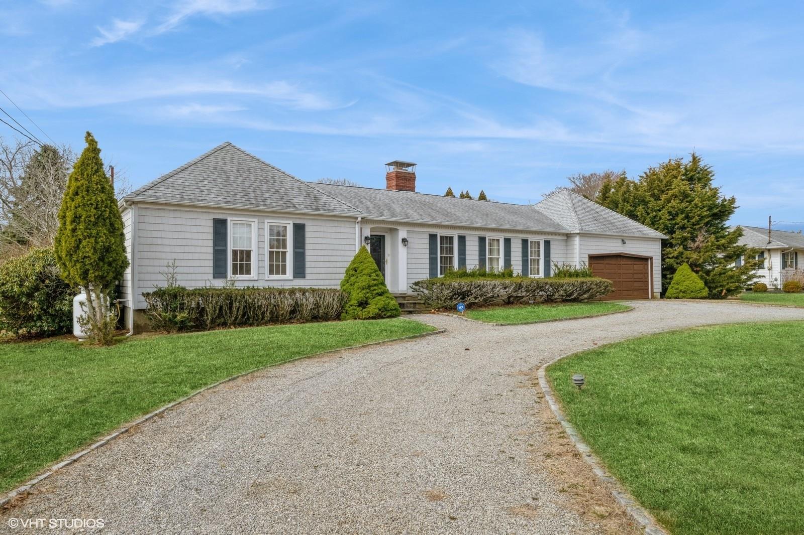 Saint Andrews Road, Southampton, Hamptons, NY - 3 Bedrooms  
2 Bathrooms - 