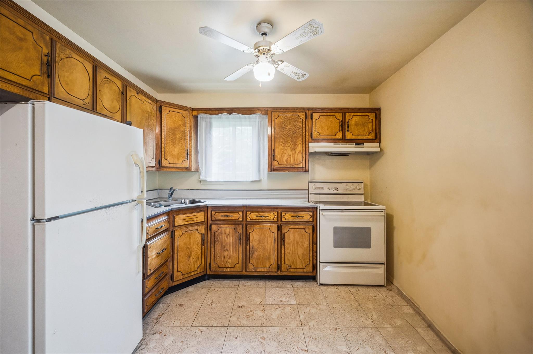 75 S 32nd Street, Wyandanch, New York image 8