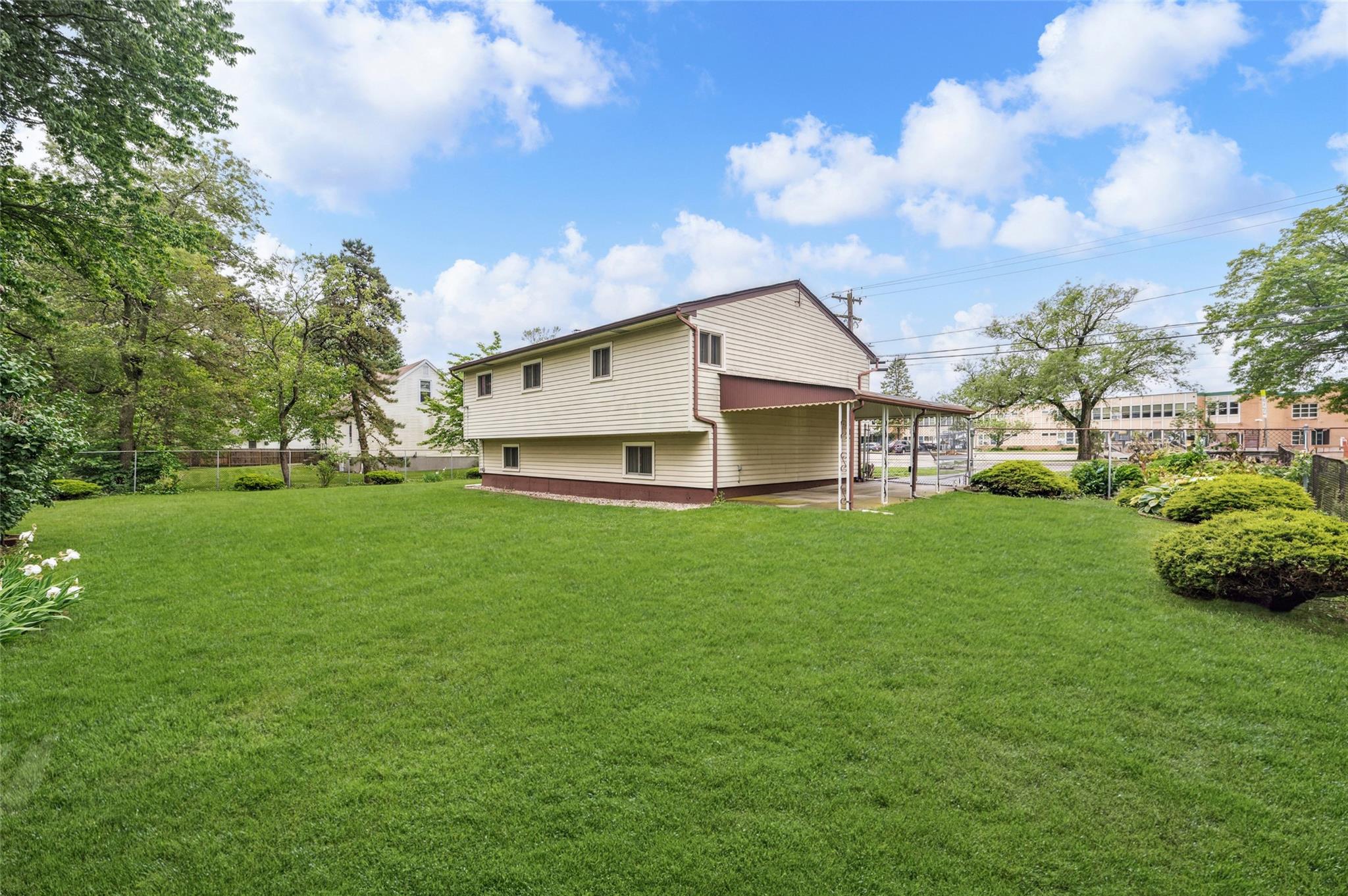 75 S 32nd Street, Wyandanch, New York image 23
