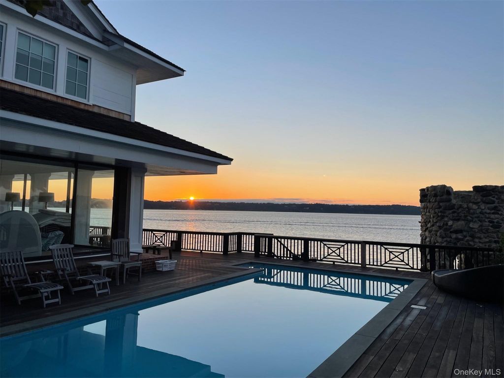 Photo of 336 Mariposa Drive, Oyster Bay, NY 11771 (MLS # 965376)