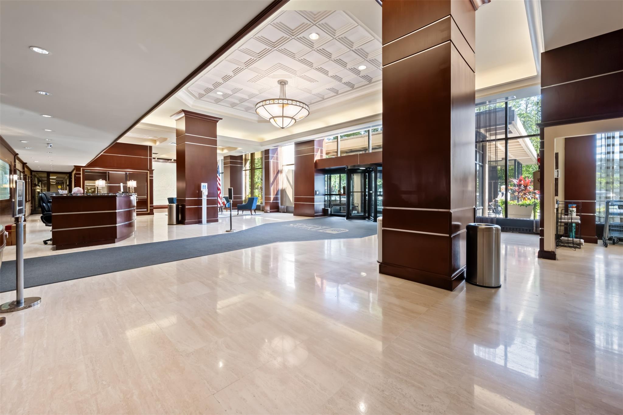 269-10 Grand Central Parkway Pkwy #18-O, Floral Park, New York image 3